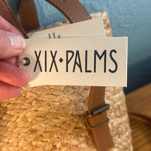 BEACHLY The Shore-Break Picnic Cooler Bag by XIX•PALMS Insulated Picnic Backpack - Picture 15 of 16